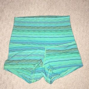 Reversible lululemon sz 2 shorts